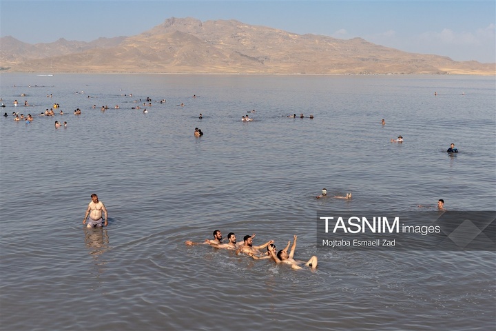 مسافران تابستانی دریاچه ارومیه