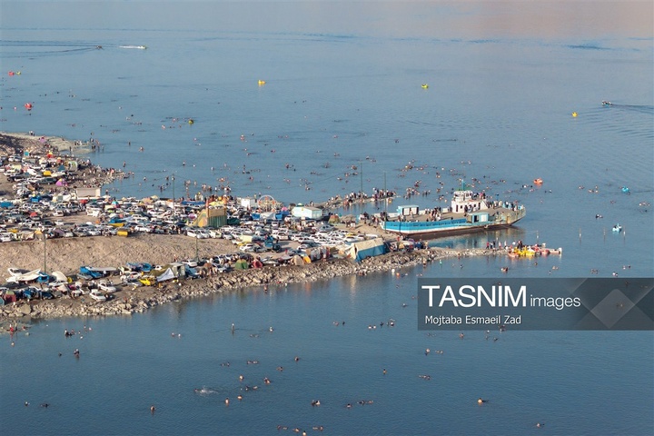 مسافران تابستانی دریاچه ارومیه