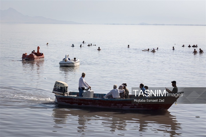 مسافران تابستانی دریاچه ارومیه