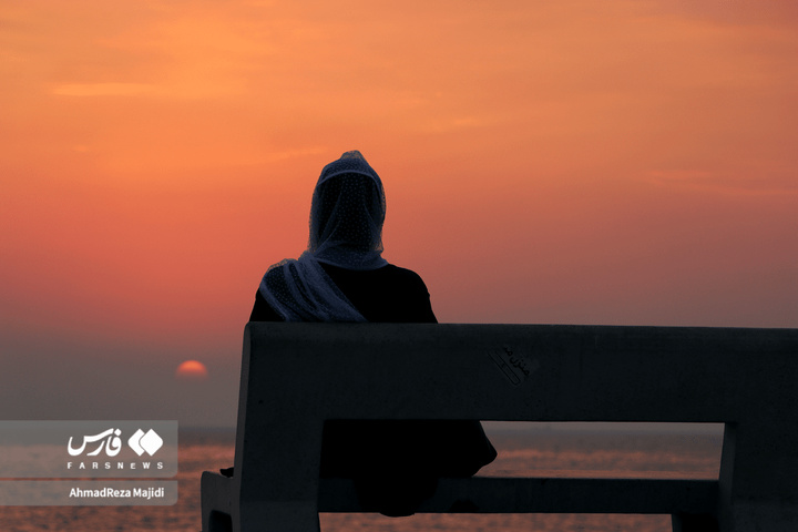 غروب بوشهر در ساحل خلیج فارس