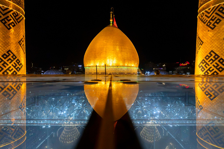 تعویض پرچم حرم امام حسین علیه‌السلام و حضرت عباس علیه‌السلام