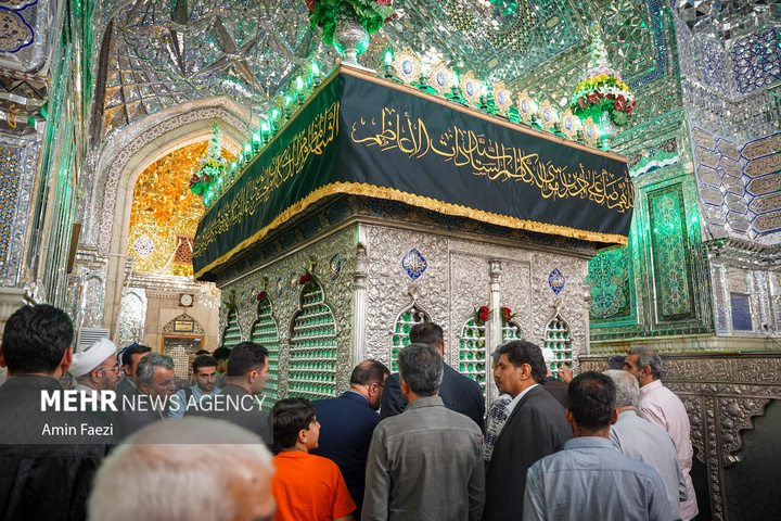 مراسم اربعین تدفین رهبر شهید در حرم شاهچراغ علیه السلام