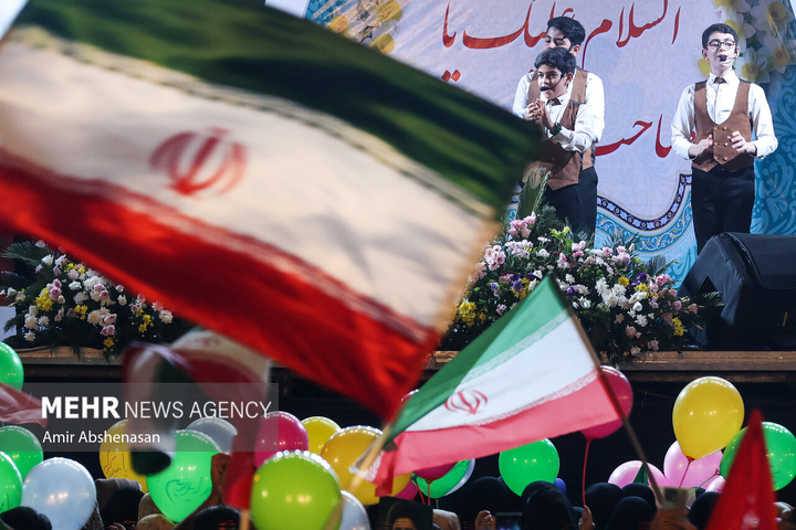 جشن «عید بیعت» در میدان انقلاب