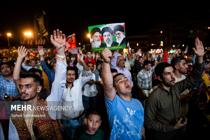 جشن وحدت در میدان انقلاب تهران