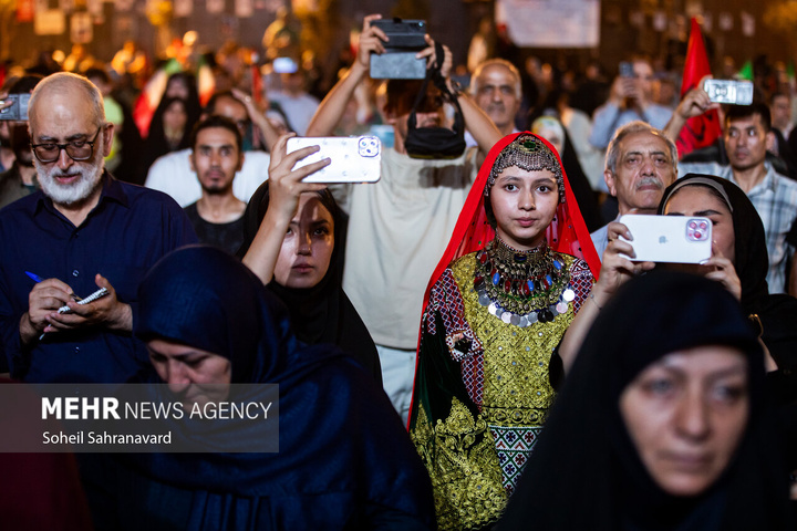 جشن وحدت در میدان انقلاب تهران