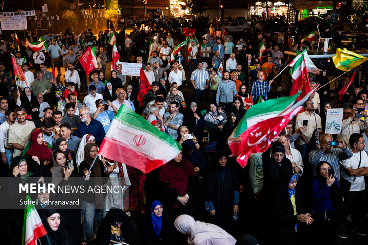 جشن وحدت در میدان انقلاب تهران