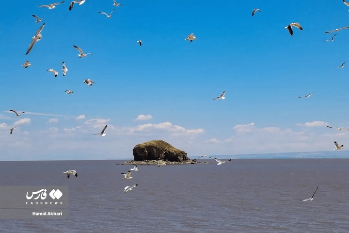 آن‌سوی زیبای دریاچهٔ ارومیه