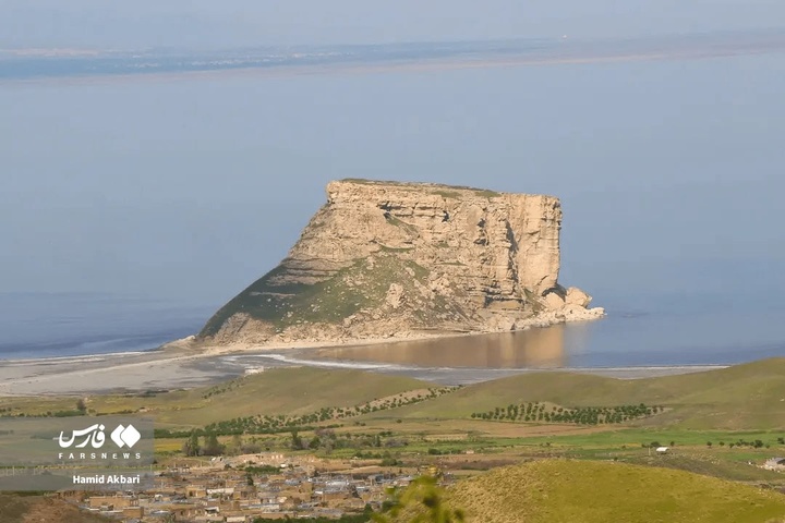 آن‌سوی زیبای دریاچهٔ ارومیه