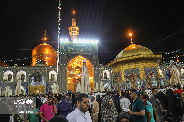 حرم رضوی در شب ۱۷ ربیع الاول