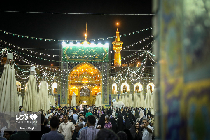 حرم رضوی در شب ۱۷ ربیع الاول