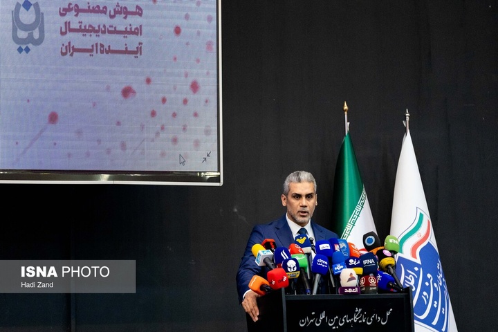 افتتاحیه بیست‌ونهمین نمایشگاه بین‌المللی الکامپ با حضور وزیر ارتباطات