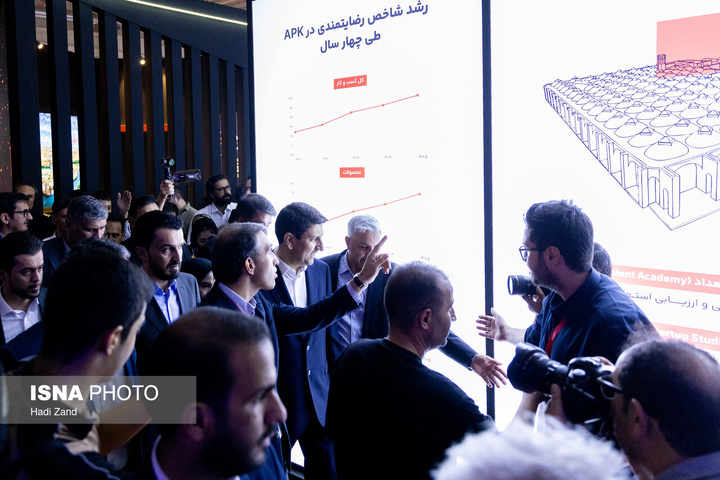 افتتاحیه بیست‌ونهمین نمایشگاه بین‌المللی الکامپ با حضور وزیر ارتباطات