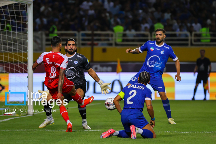 دیدار تیم‌های پرسپولیس و استقلال