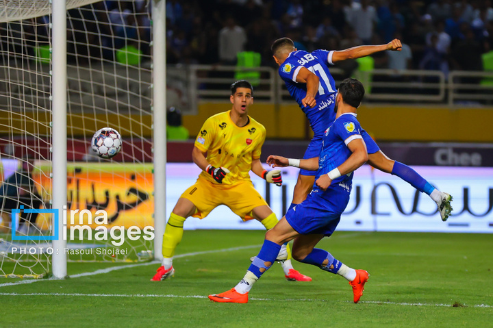 دیدار تیم‌های پرسپولیس و استقلال