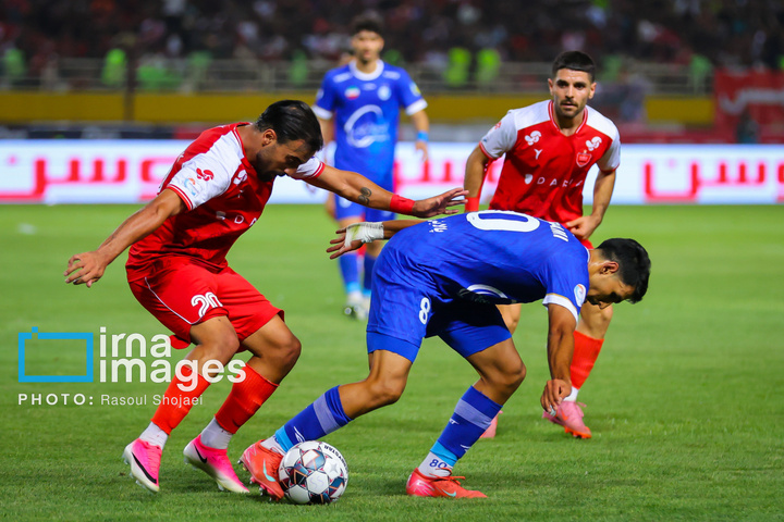 دیدار تیم‌های پرسپولیس و استقلال