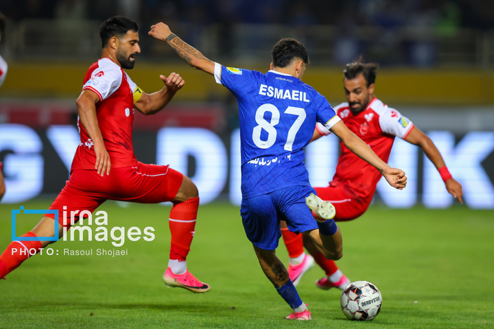 دیدار تیم‌های پرسپولیس و استقلال