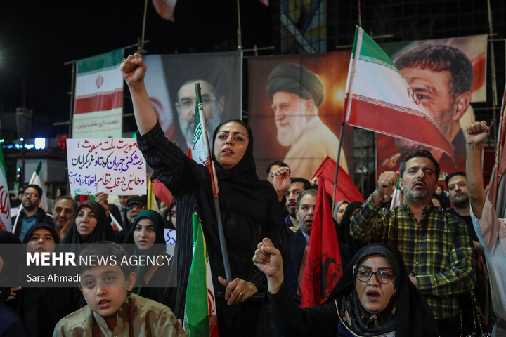 وداع با پیکرهای مطهر جانباختگان تجمعات شبانه در مشهد