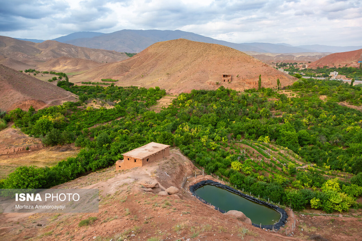 خور؛ شهر پلکانی در دامنه‌های بینالود