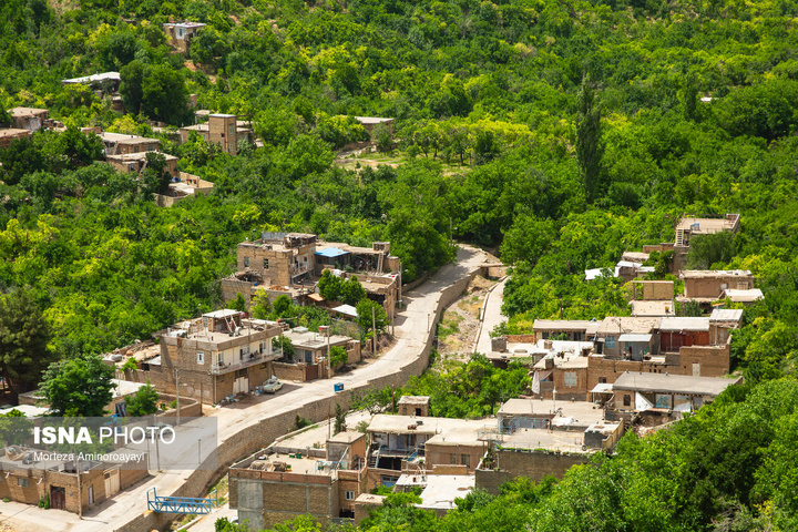 خور؛ شهر پلکانی در دامنه‌های بینالود