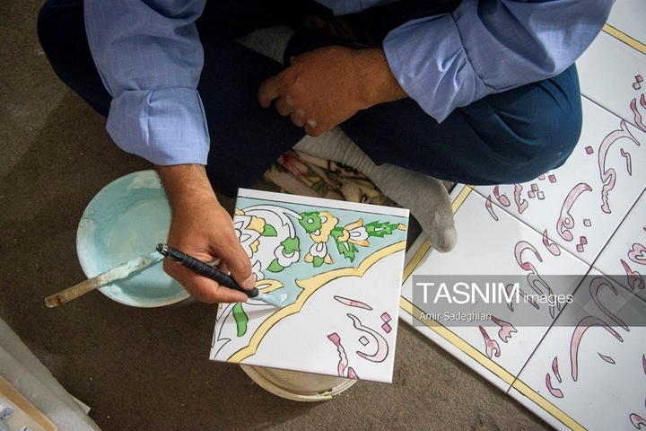 کاشی هفت رنگ مکتب شیراز