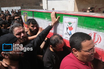 تشییع پیکر دو شهید حادثه تروریستی سراوان در زاهدان