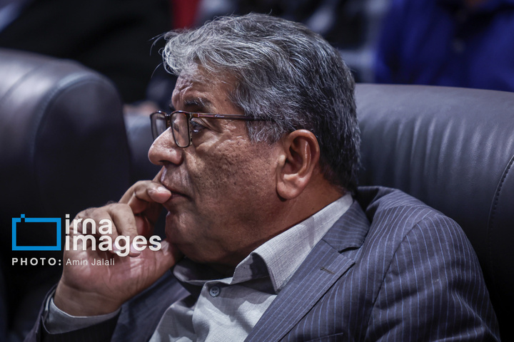 مراسم اهدای نشان درجه یک هنری به «علیرضا داوودنژاد»