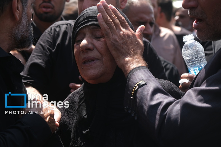 تشییع پیکر دو شهید حادثه تروریستی سراوان در زاهدان