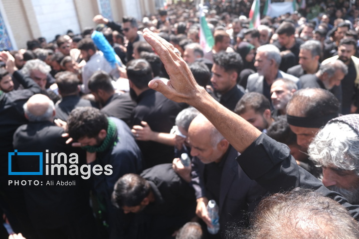 تشییع پیکر دو شهید حادثه تروریستی سراوان در زاهدان