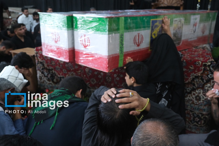 تشییع پیکر دو شهید حادثه تروریستی سراوان در زاهدان