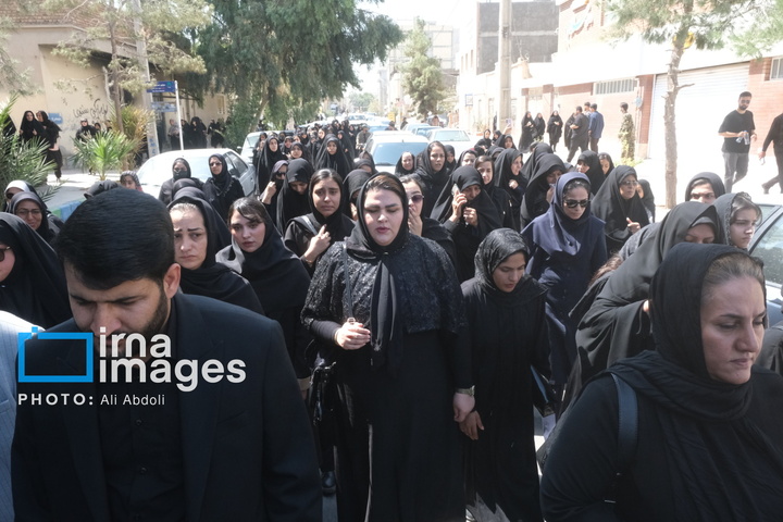 تشییع پیکر دو شهید حادثه تروریستی سراوان در زاهدان