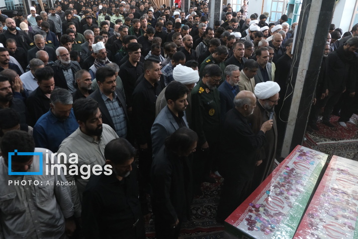 تشییع پیکر دو شهید حادثه تروریستی سراوان در زاهدان