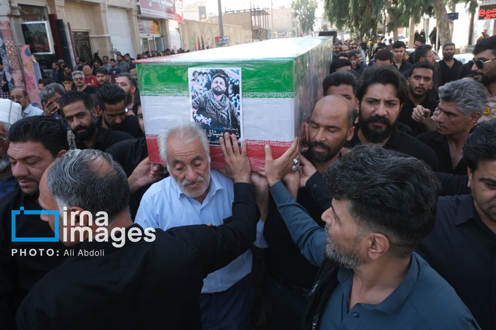 تشییع پیکر دو شهید حادثه تروریستی سراوان در زاهدان