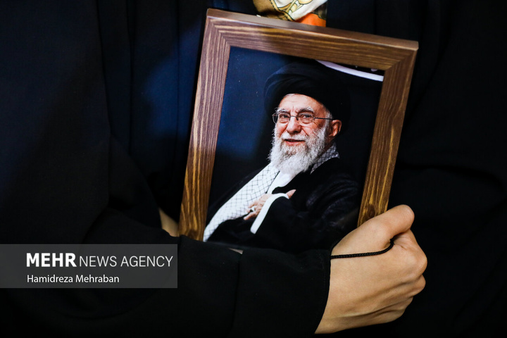 دویستمین شب اجتماع مردمی در میدان انقلاب