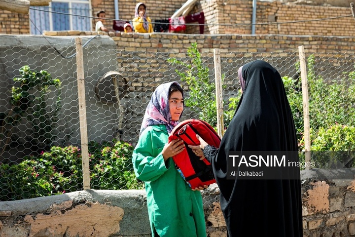 پویش کوله پر از مهر به یاد 168 دانش‌آموز شهید میناب