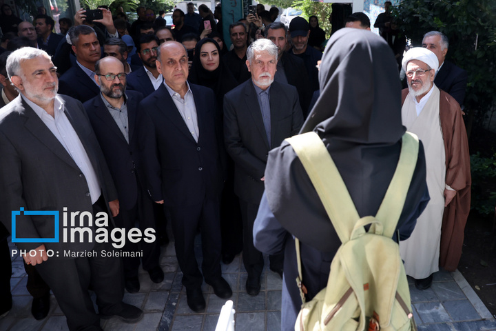 بهره‌برداری از چهار خودروی کتابخانه عمومی سیار