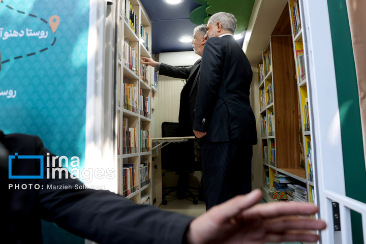 بهره‌برداری از چهار خودروی کتابخانه عمومی سیار