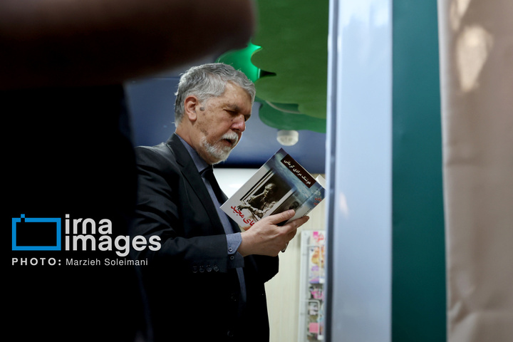 بهره‌برداری از چهار خودروی کتابخانه عمومی سیار