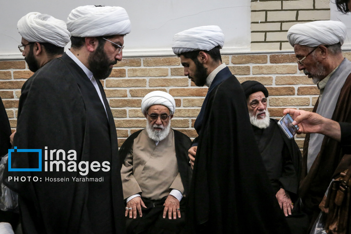 مراسم وداع با پیکر آیت‌الله «شبیری زنجانی»