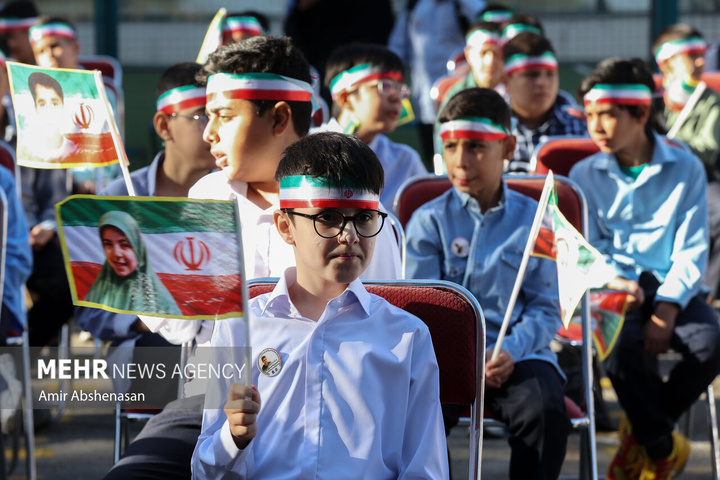 زنگ آغاز سال تحصیلی در مدرسه آسیب‌دیده از جنگ