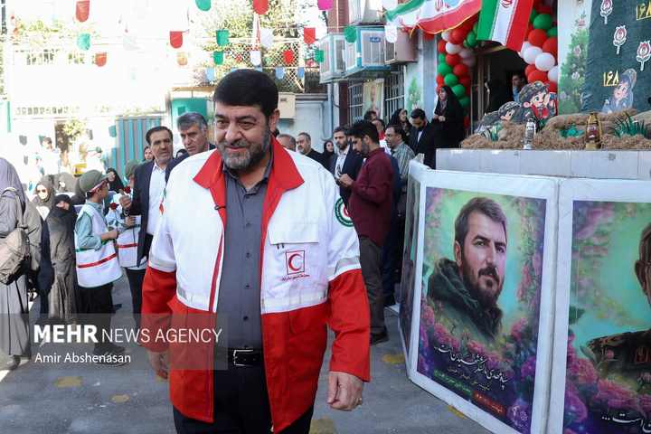 زنگ آغاز سال تحصیلی در مدرسه آسیب‌دیده از جنگ