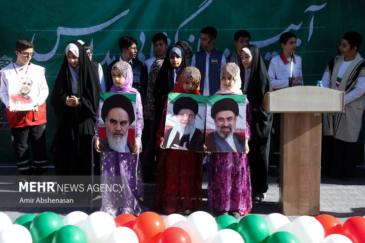 زنگ آغاز سال تحصیلی در مدرسه آسیب‌دیده از جنگ