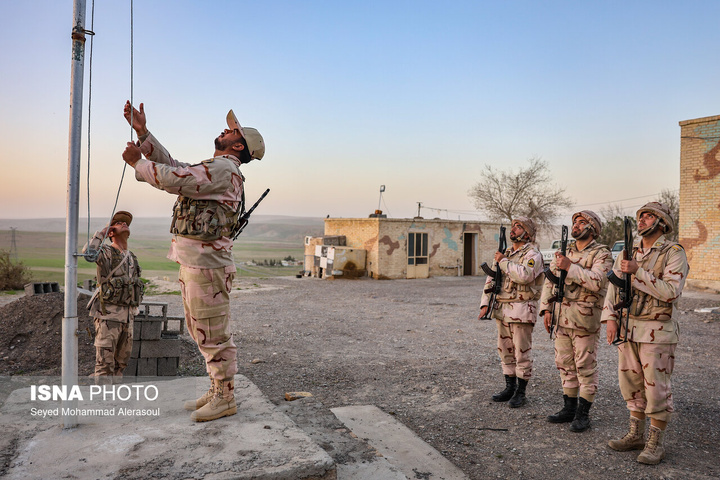 سربازان ایران، حافظان ایران