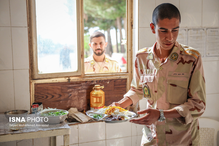 سربازان ایران، حافظان ایران