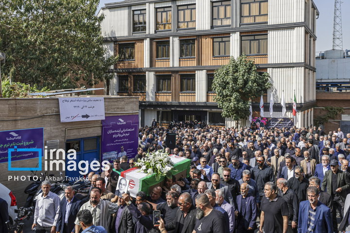 تشییع پیکر زنده یاد «احمد ناطق نوری»
