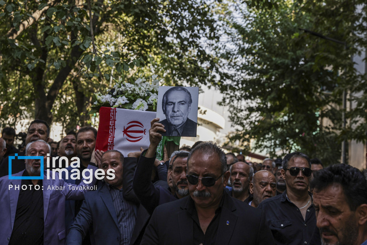 تشییع پیکر زنده یاد «احمد ناطق نوری»
