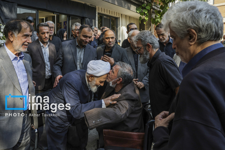 تشییع پیکر زنده یاد «احمد ناطق نوری»