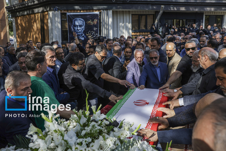 تشییع پیکر زنده یاد «احمد ناطق نوری»