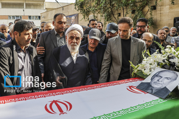 تشییع پیکر زنده یاد «احمد ناطق نوری»