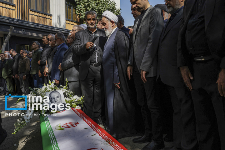 تشییع پیکر زنده یاد «احمد ناطق نوری»