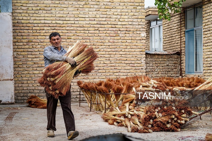 جاروبافی سنتی در روستای ملا حسن - خراسان شمالی